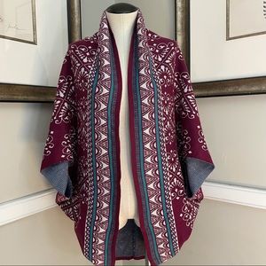 Beautiful geometric scroll fall shawl cape